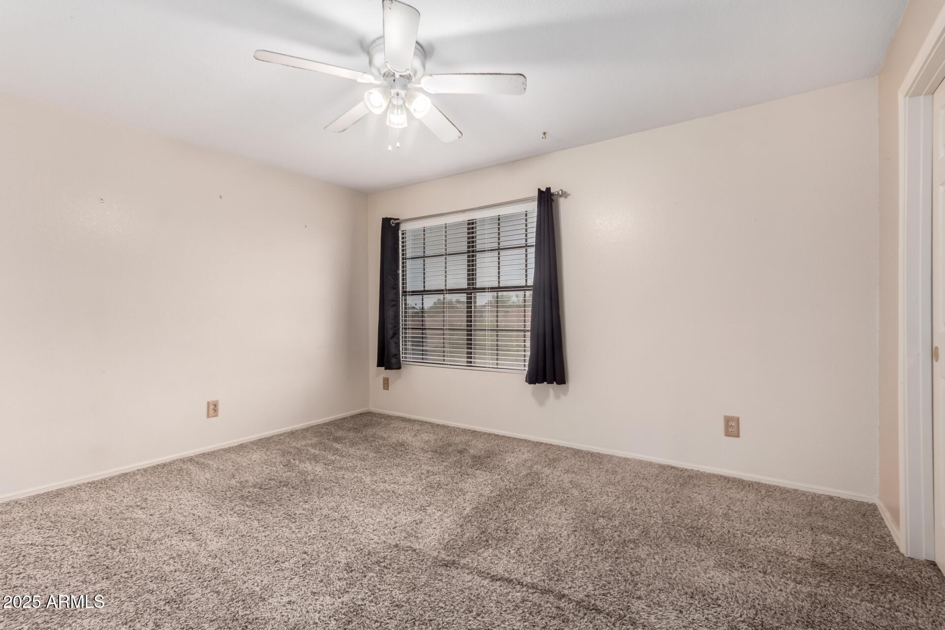 Glendale, Arizona, 85302, United States, 4 Bedrooms Bedrooms, ,4 BathroomsBathrooms,Residential,For Sale,1977849