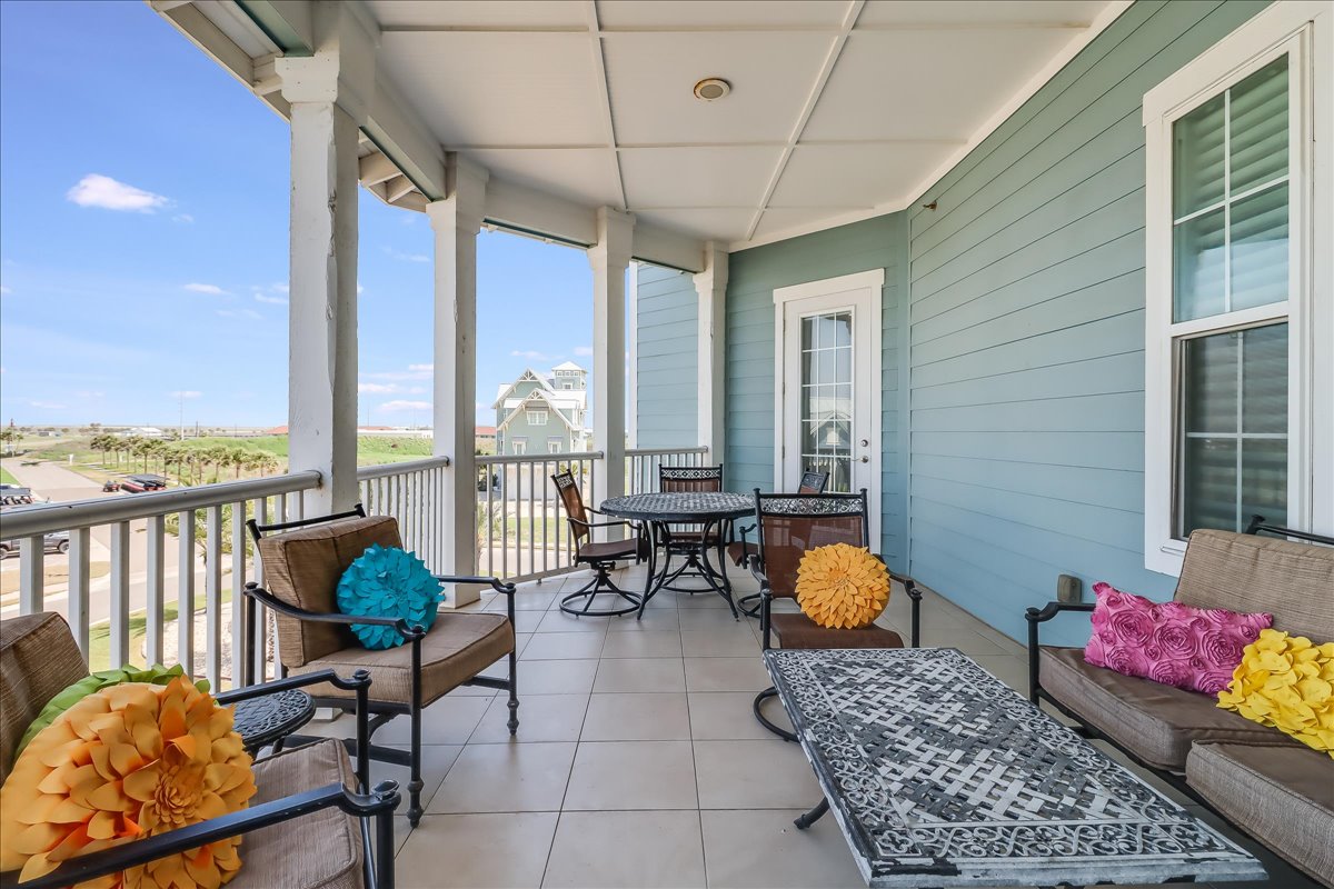 Port Aransas, Texas, 78373, United States, 3 Bedrooms Bedrooms, ,5 BathroomsBathrooms,Residential,For Sale,1994258