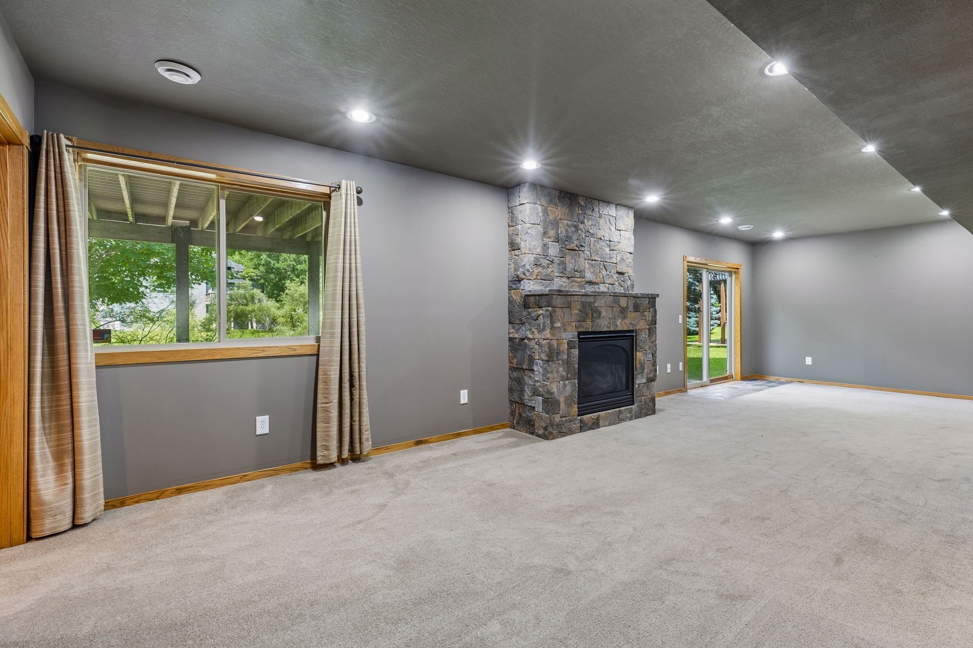  Meticulously Maintained Executive Home Near Parks and Trails - 物件實景