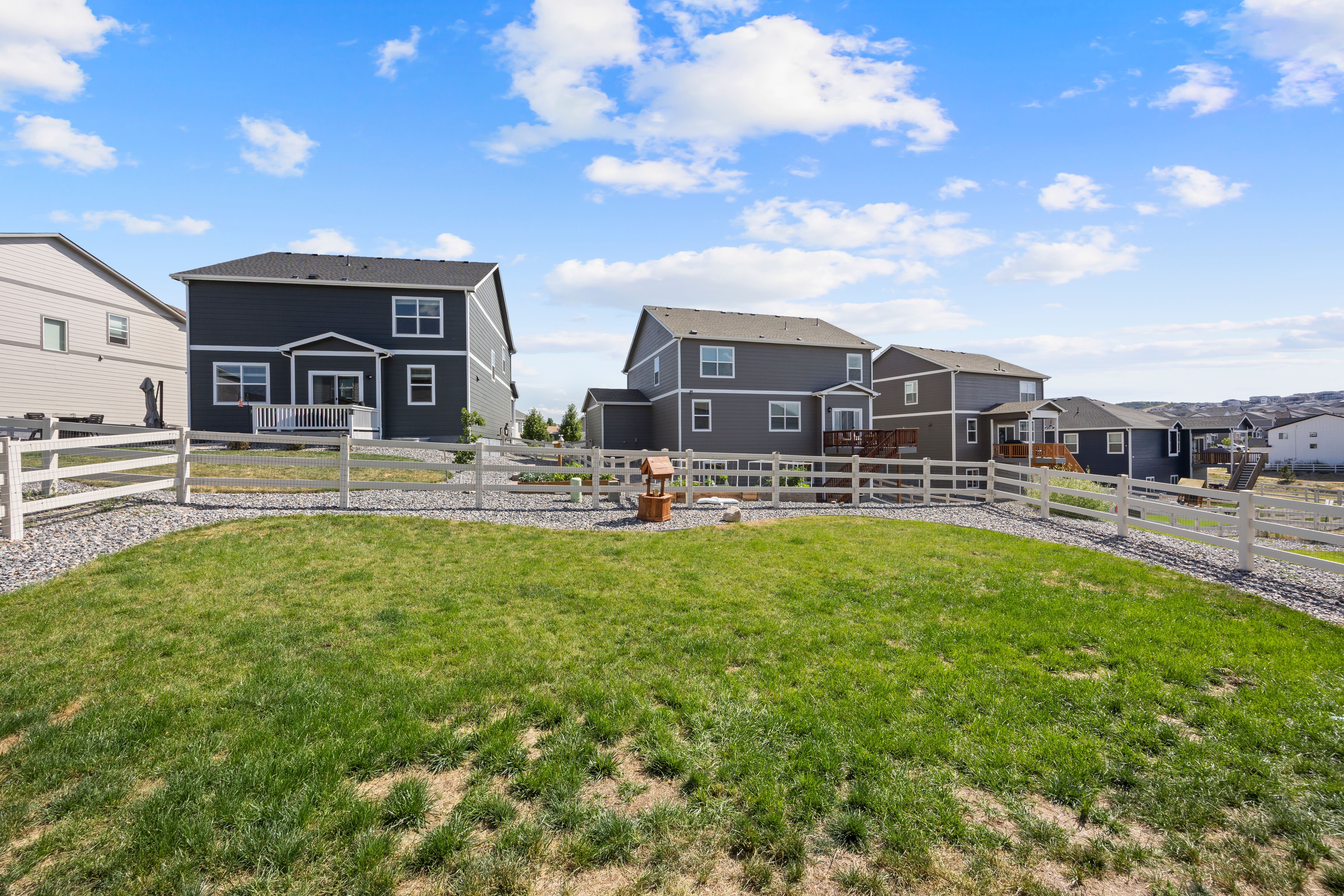  Perfect Blend of Modern Style, Functionality, and Mesa Views - 物件實景