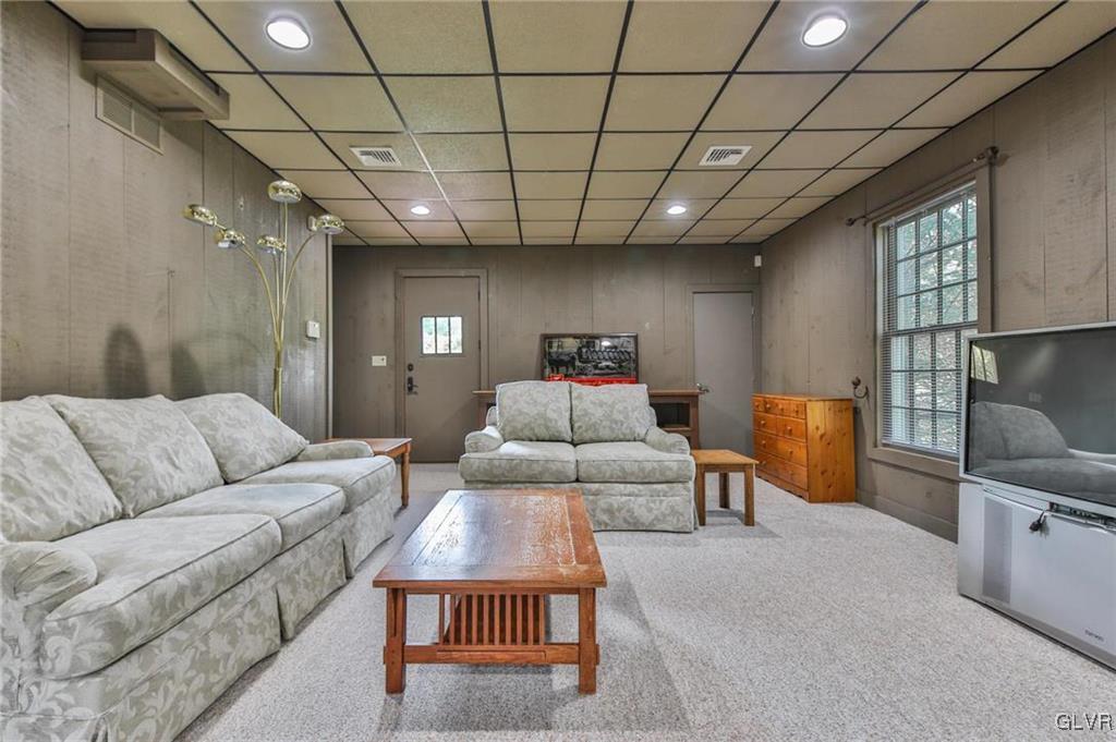 Moore Twp, Pennsylvania, 18014, United States, 4 Bedrooms Bedrooms, ,5 BathroomsBathrooms,Residential,For Sale,1766322