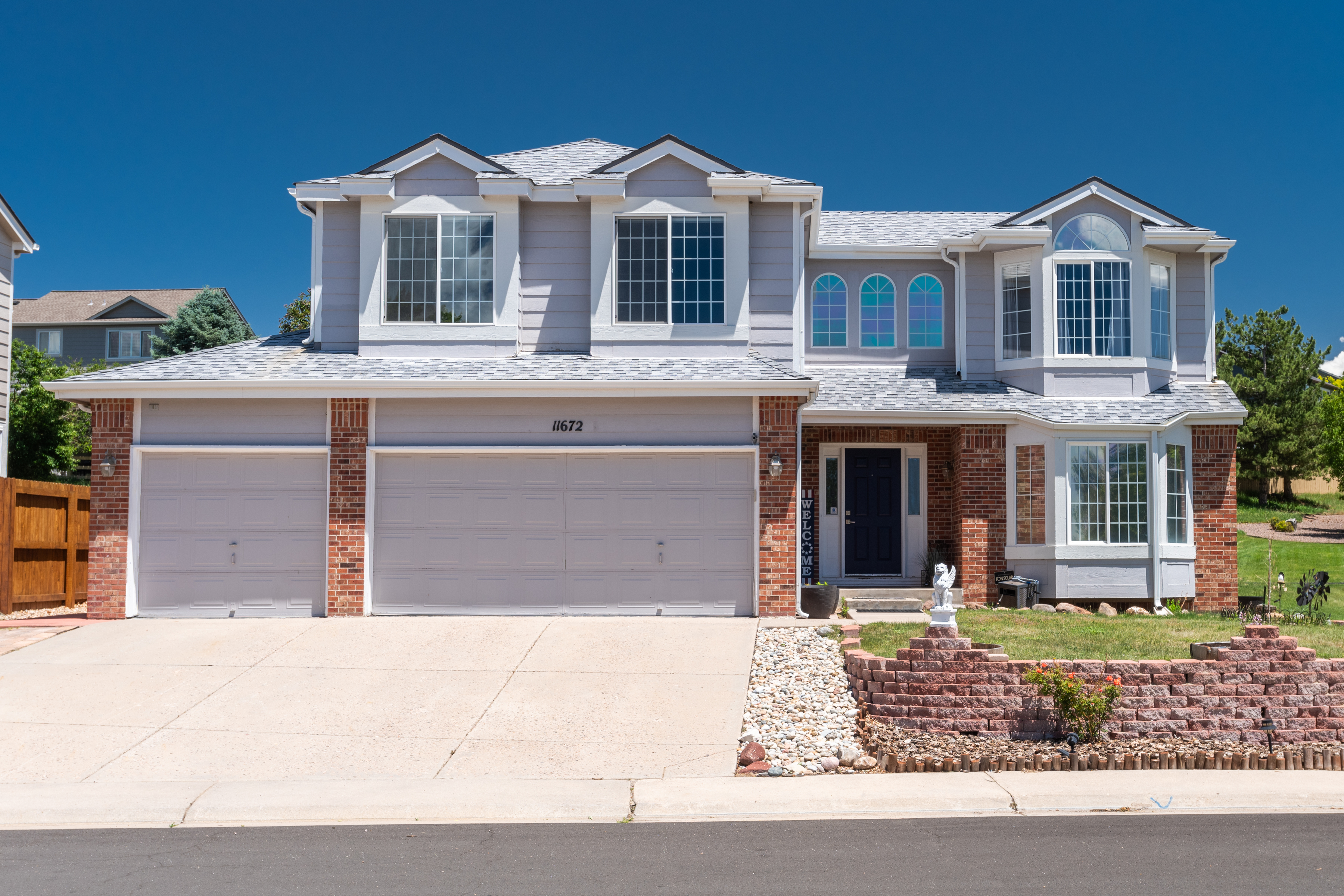  Situated on a Desirable Corner Lot in Hidden River - 物件實景