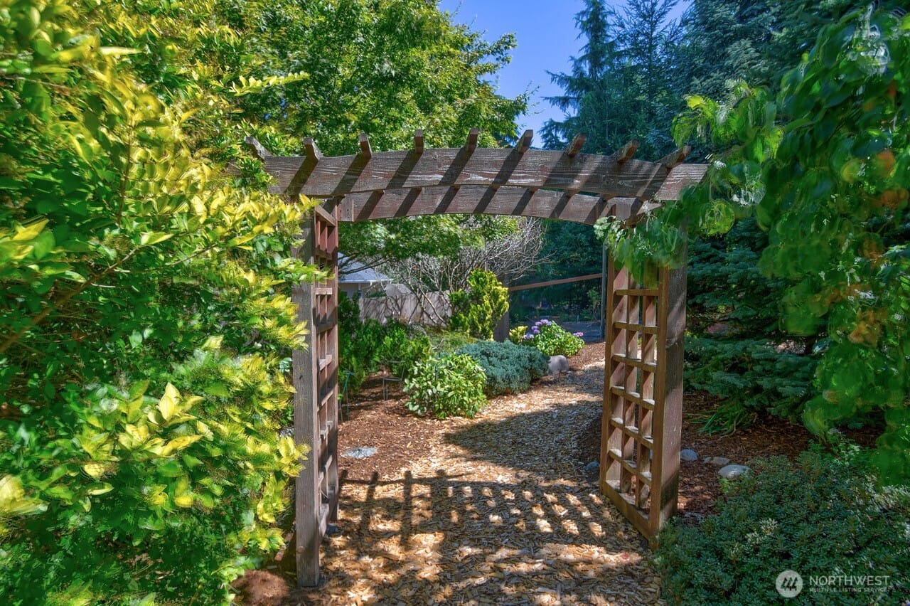 Olympia, Washington, 98516, United States, 3 Bedrooms Bedrooms, ,3 BathroomsBathrooms,Residential,For Sale,1917229