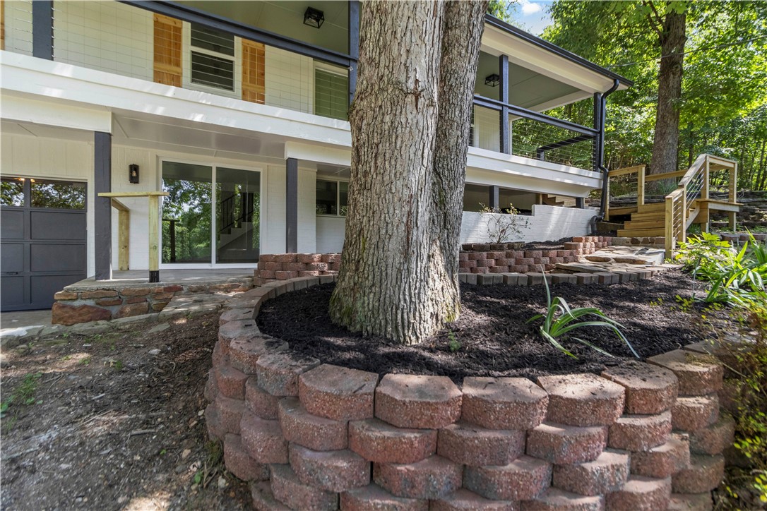 Springdale, Arkansas, 72764, United States, 3 Bedrooms Bedrooms, ,3 BathroomsBathrooms,Residential,For Sale,1877272