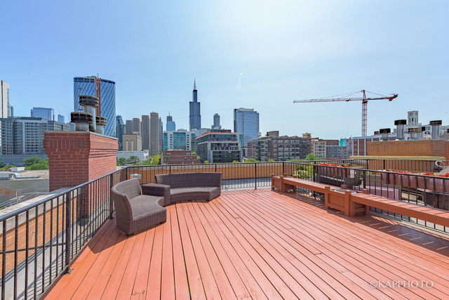 100 South Sangamon Street, 4N, Chicago, Illinois, 60607, United States, 3 Bedrooms Bedrooms, ,2 BathroomsBathrooms,Residential,For Sale,100 South Sangamon Street , 4N,1010516