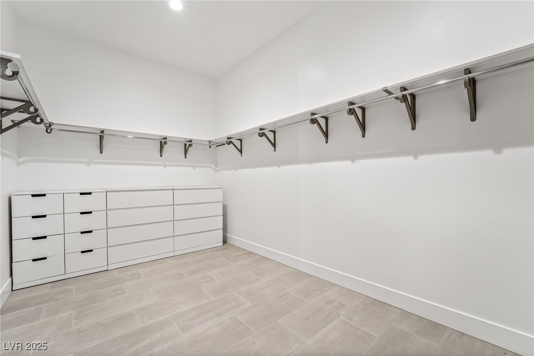 Las Vegas, Nevada, 89135, United States, 4 Bedrooms Bedrooms, ,5 BathroomsBathrooms,Residential,For Sale,1974959