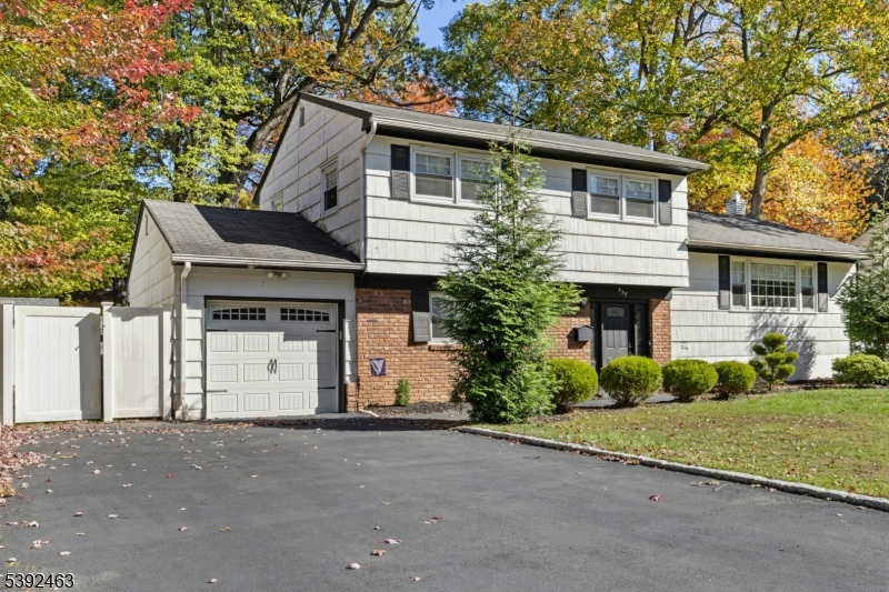 Plainfield City, New Jersey, 07062, United States, 3 Bedrooms Bedrooms, ,2 BathroomsBathrooms,Residential,For Sale,1968857