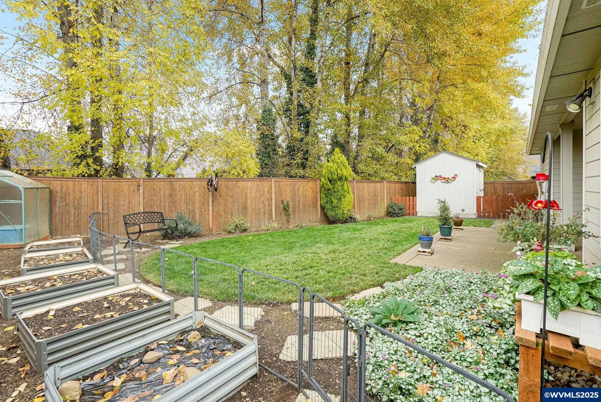 Dallas, Oregon, 97338, United States, 4 Bedrooms Bedrooms, ,2 BathroomsBathrooms,Residential,For Sale,1991904