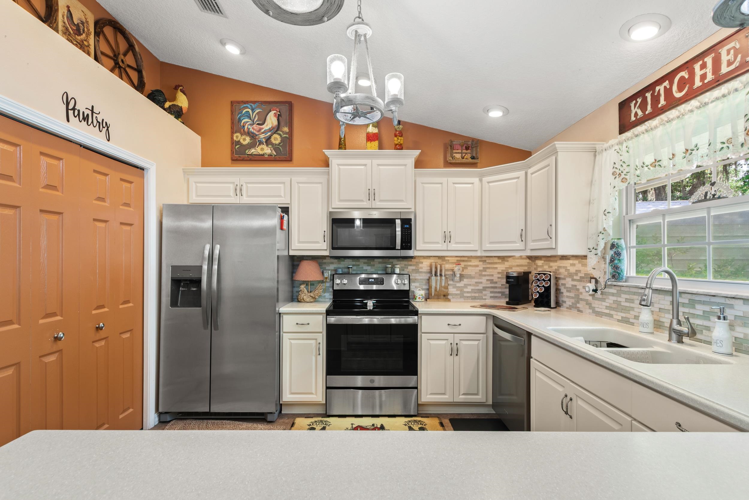 East Palatka, Florida, 32131, United States, 3 Bedrooms Bedrooms, ,2 BathroomsBathrooms,Residential,For Sale,1983358