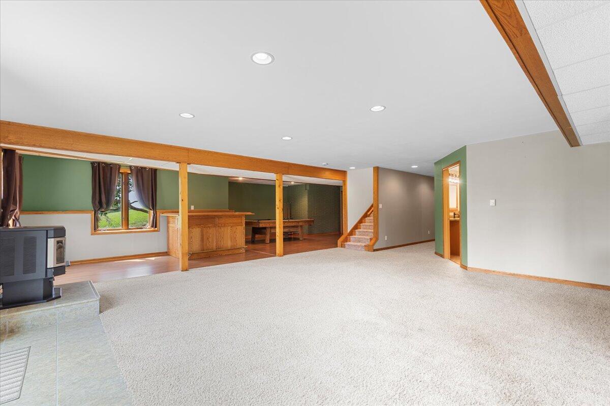 Hubbard, Wisconsin, 53035, United States, 4 Bedrooms Bedrooms, ,4 BathroomsBathrooms,Residential,For Sale,1885428