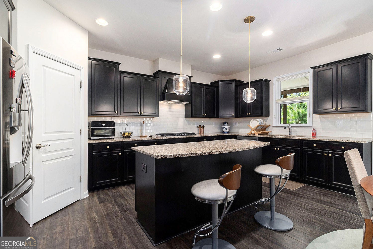 Cumming, Georgia, 30040, United States, 5 Bedrooms Bedrooms, ,5 BathroomsBathrooms,Residential,For Sale,1922351