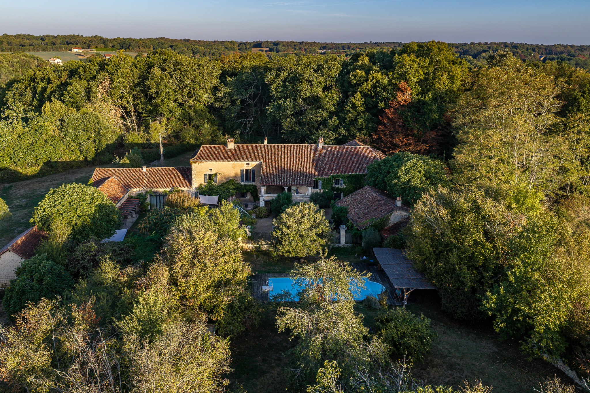  A Hidden Hamlet in the Heart of the Périgord, Offering Five Separate Residences - 物件實景