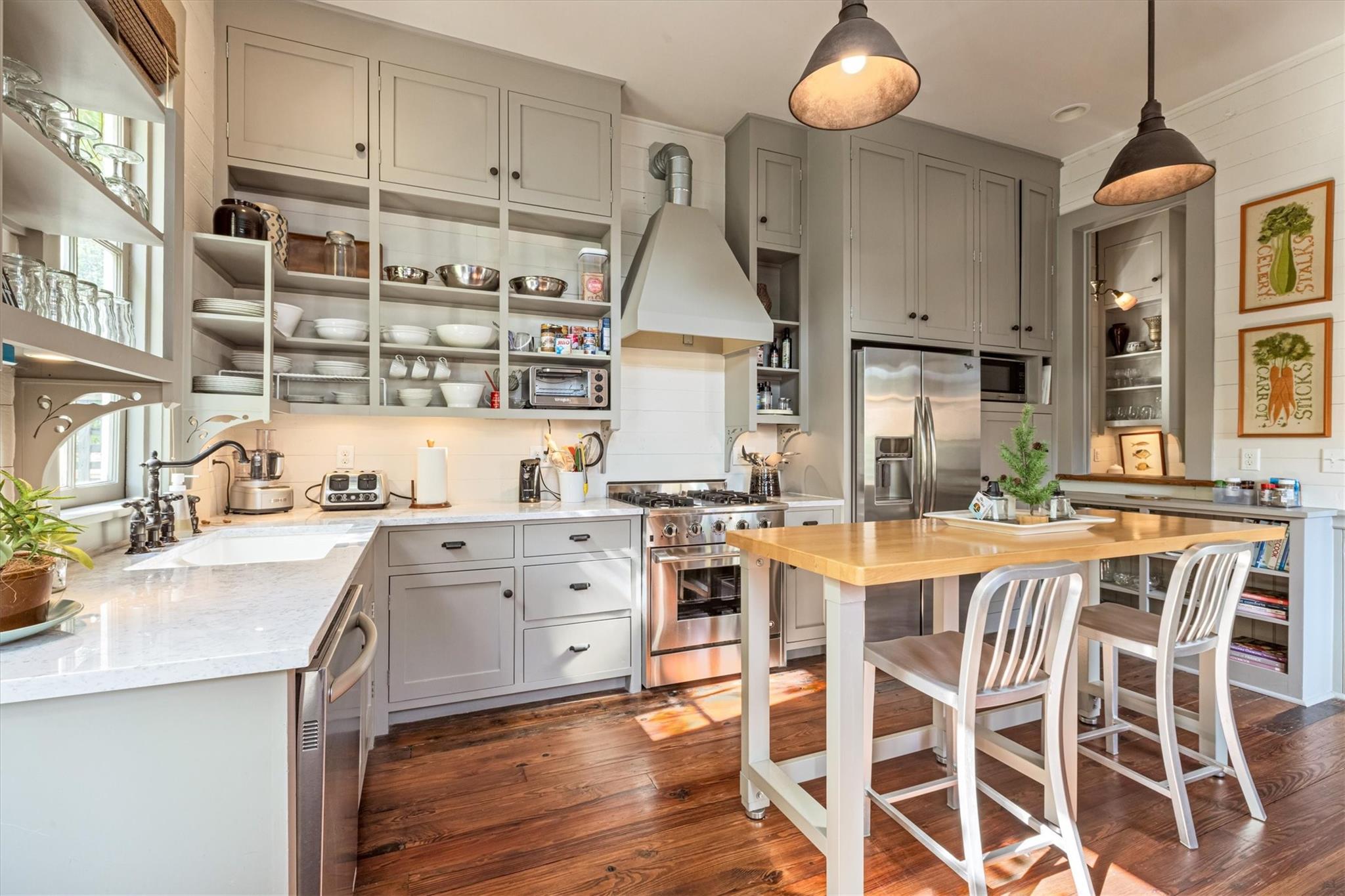 Galveston, Texas, 77550, United States, 3 Bedrooms Bedrooms, ,3 BathroomsBathrooms,Residential,For Sale,1986296