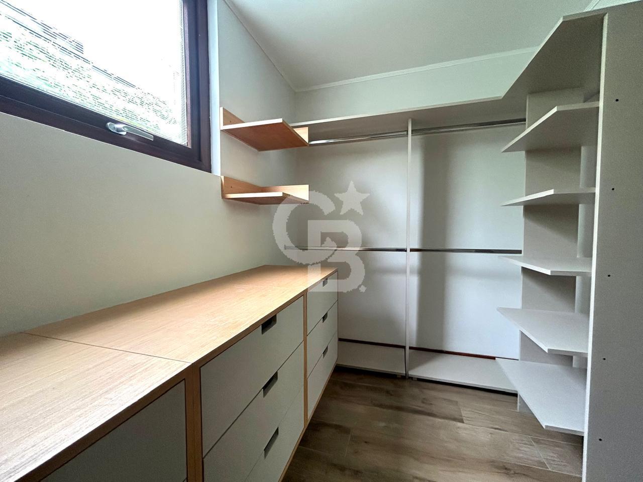 Lo Barnechea, Chile, 6 Bedrooms Bedrooms, ,5 BathroomsBathrooms,Residential,For Sale,1971656