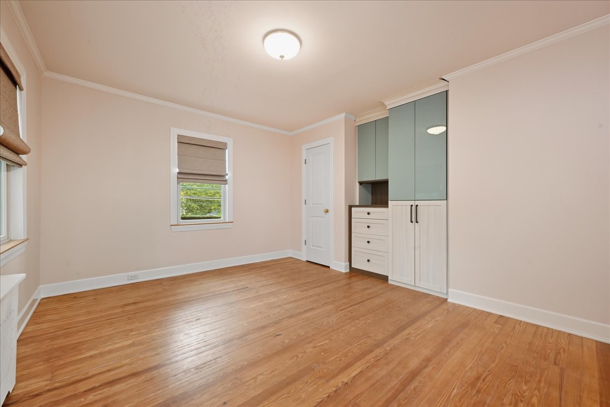 Floral Park, New York, 11001, United States, 4 Bedrooms Bedrooms, ,4 BathroomsBathrooms,Residential,For Sale,1977221