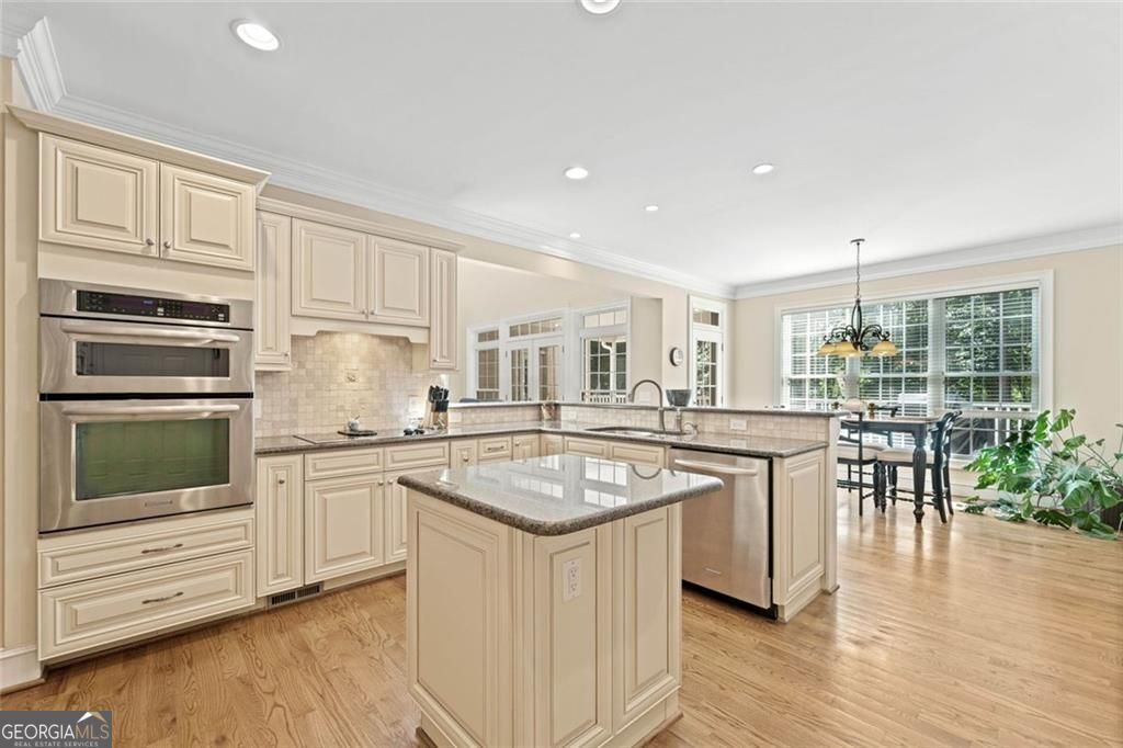 Canton, Georgia, 30114, United States, 4 Bedrooms Bedrooms, ,5 BathroomsBathrooms,Residential,For Sale,1880359