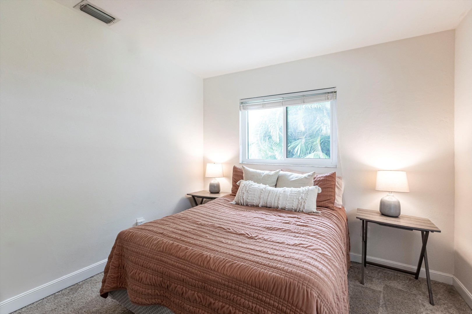 Fort Myers, Florida, 33919, United States, 3 Bedrooms Bedrooms, ,2 BathroomsBathrooms,Residential,For Sale,1935078