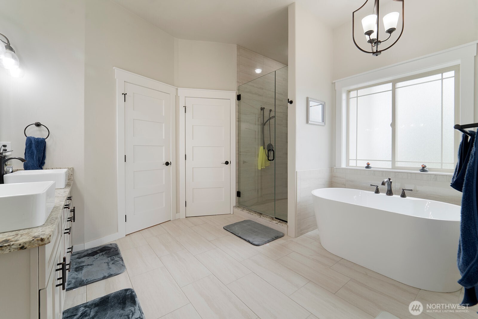 Spokane, Washington, 99208, United States, 5 Bedrooms Bedrooms, ,4 BathroomsBathrooms,Residential,For Sale,1975887