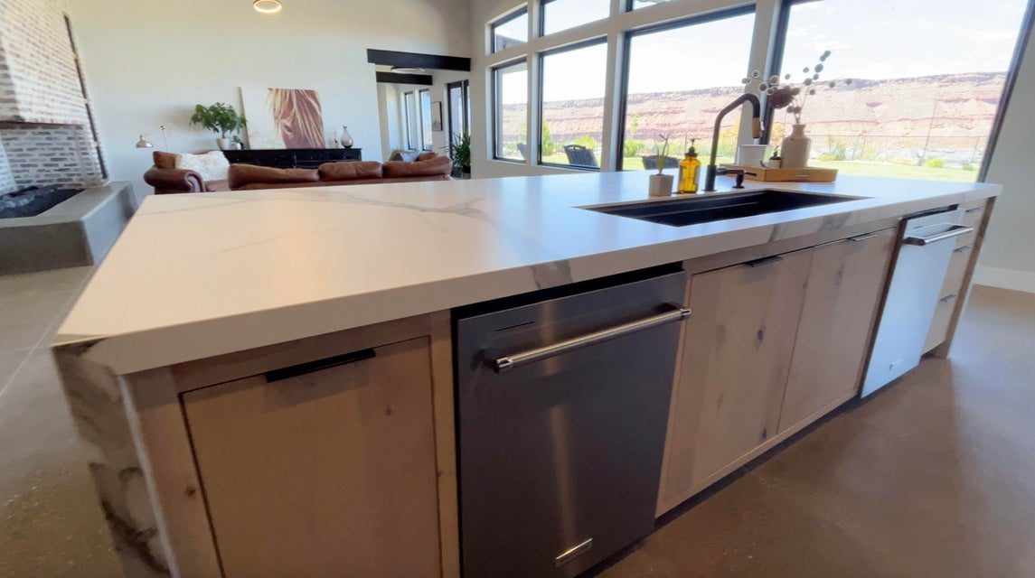 Washington, Utah, 84780, United States, 4 Bedrooms Bedrooms, ,4 BathroomsBathrooms,Residential,For Sale,1998221