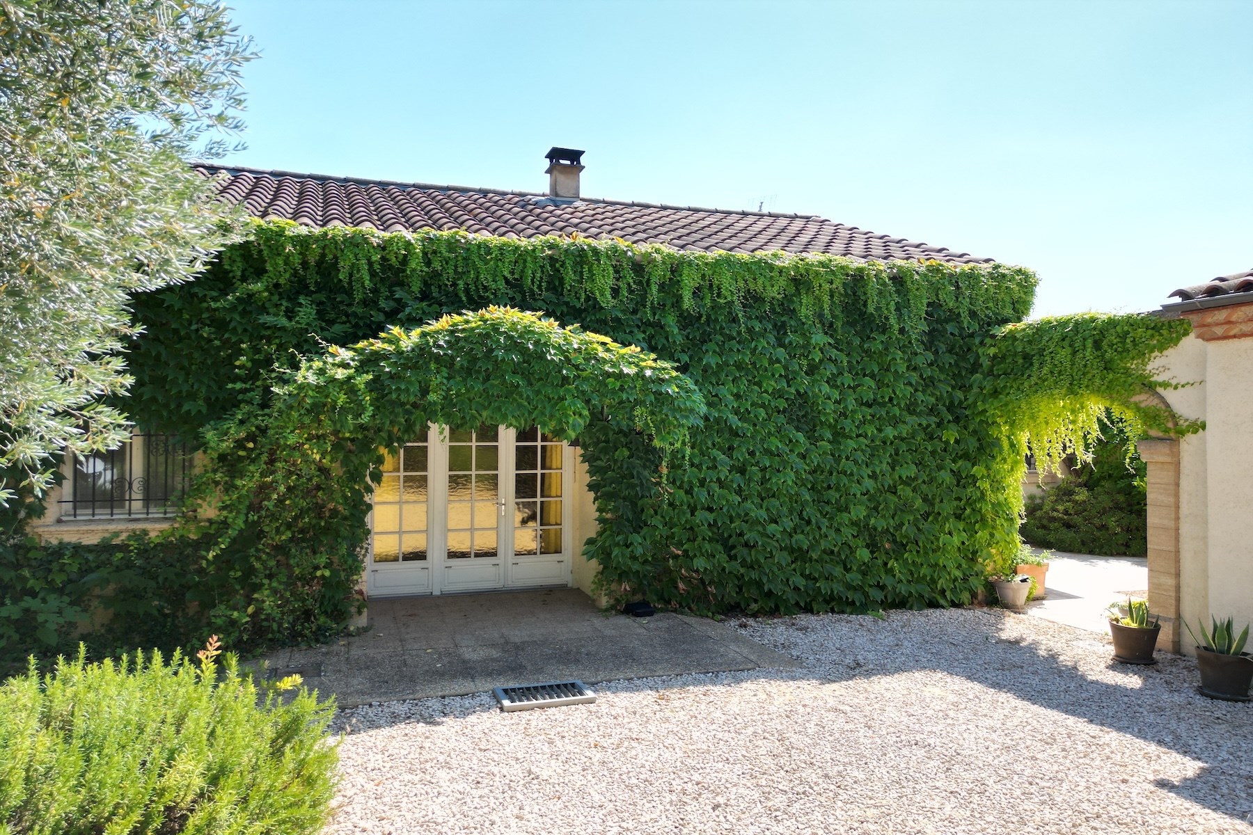 Exceptional Provençal Property – 128 m² – Cévennes Views – 7 km from Uzès - 物件實景