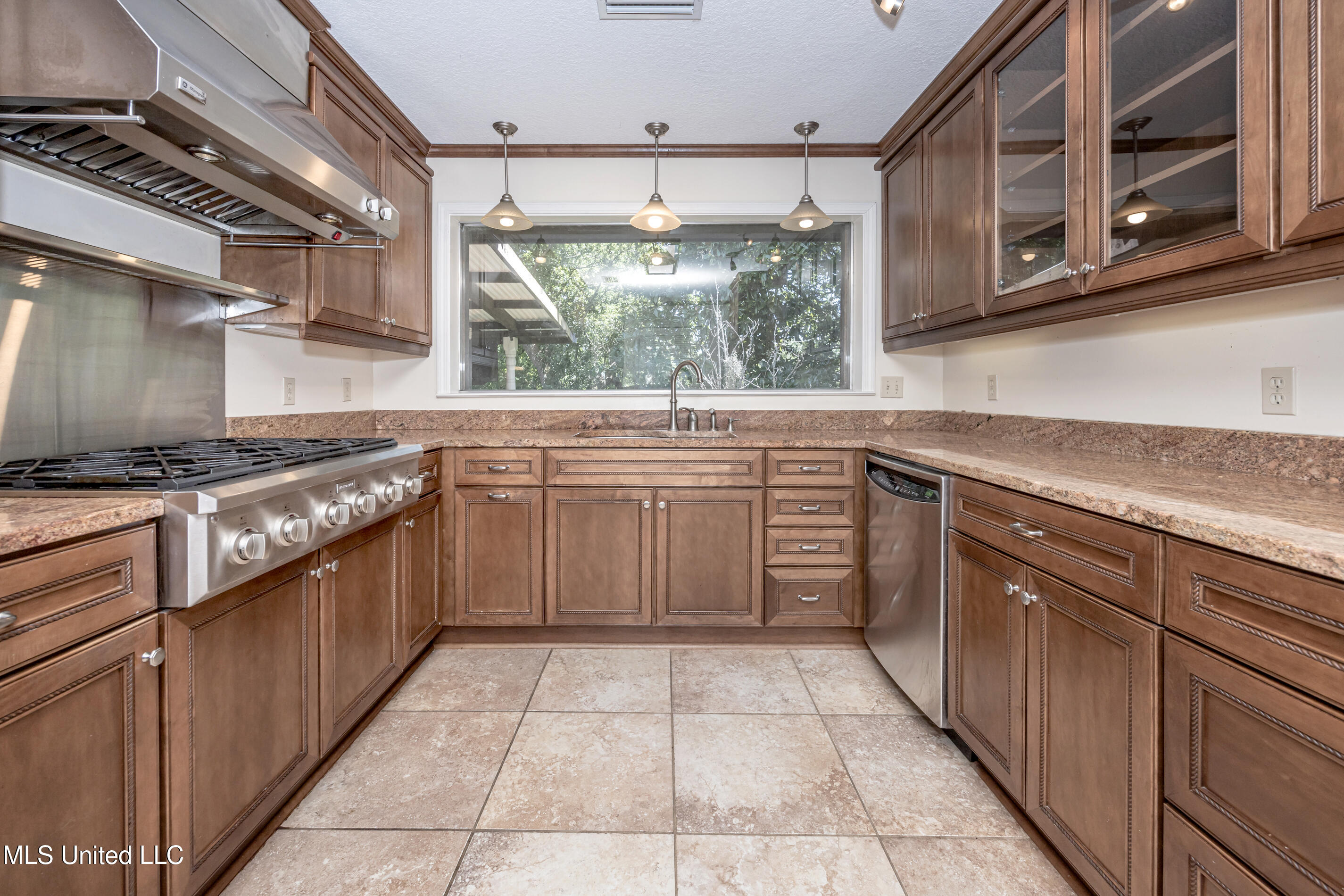 Ocean Springs, Mississippi, 39564, United States, 3 Bedrooms Bedrooms, ,3 BathroomsBathrooms,Residential,For Sale,1903607