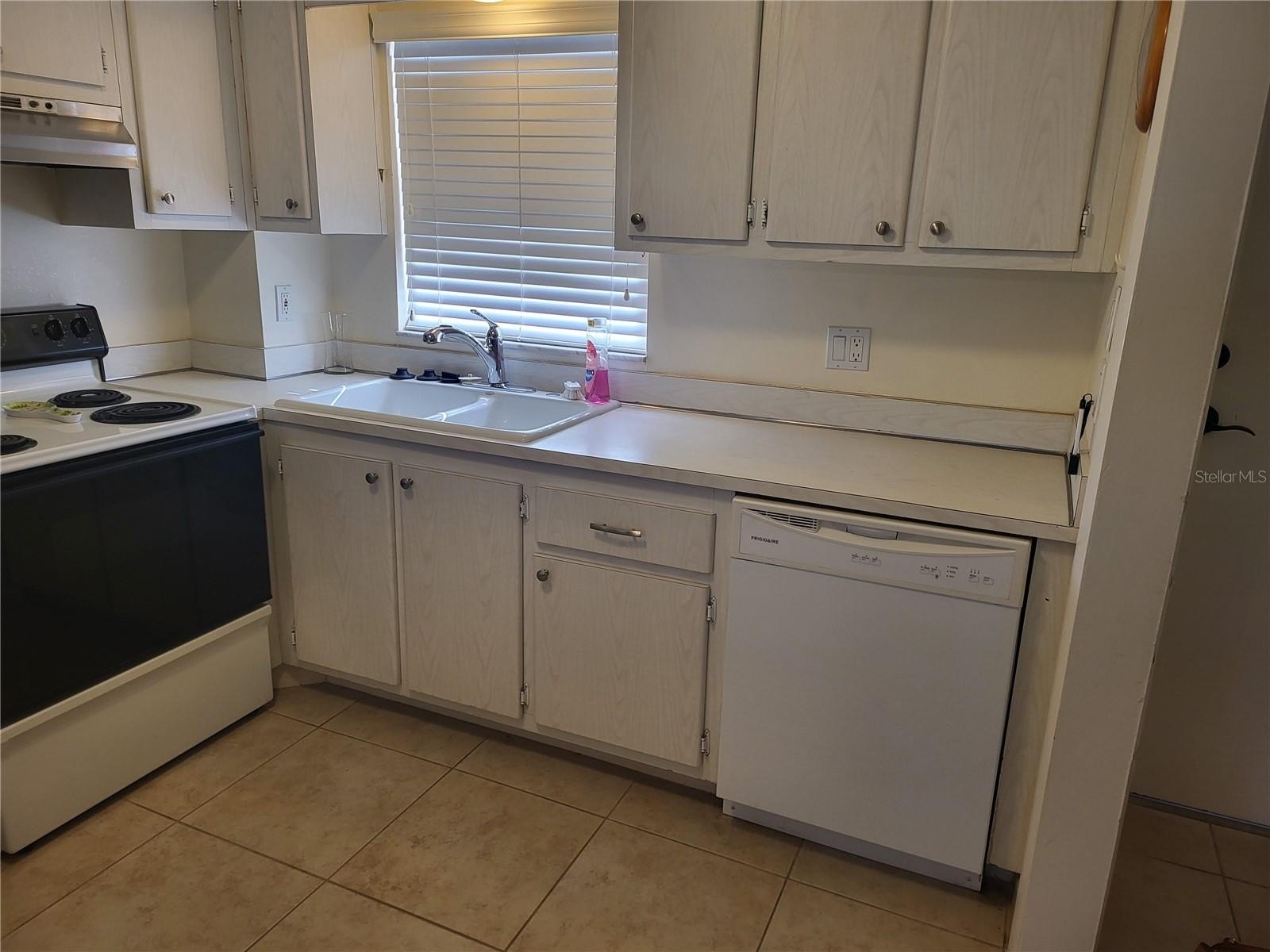 CLEARWATER BEACH, Florida, 33767, United States, 2 Bedrooms Bedrooms, ,2 BathroomsBathrooms,Residential,For Sale,1982675