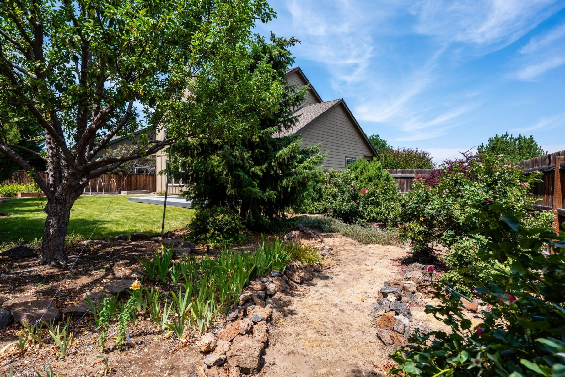  2108 NW Sterling Avenue Redmond, OR 97756 - 物件實景