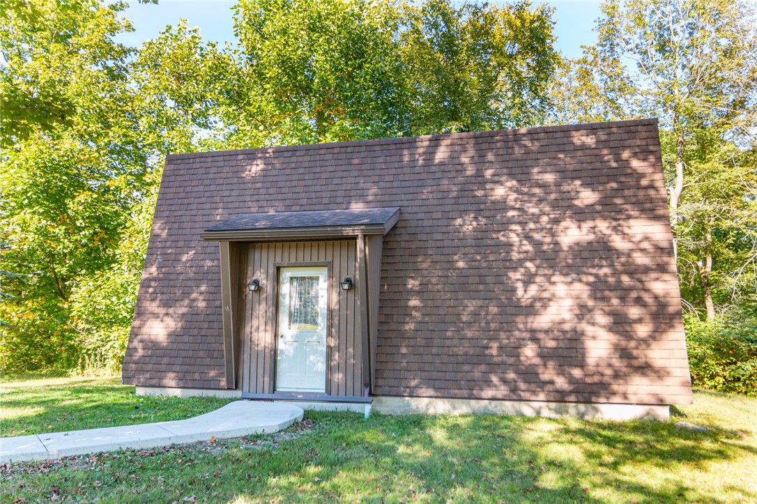 Jamestown, Pennsylvania, 16134, United States, 4 Bedrooms Bedrooms, ,3 BathroomsBathrooms,Residential,For Sale,1998073