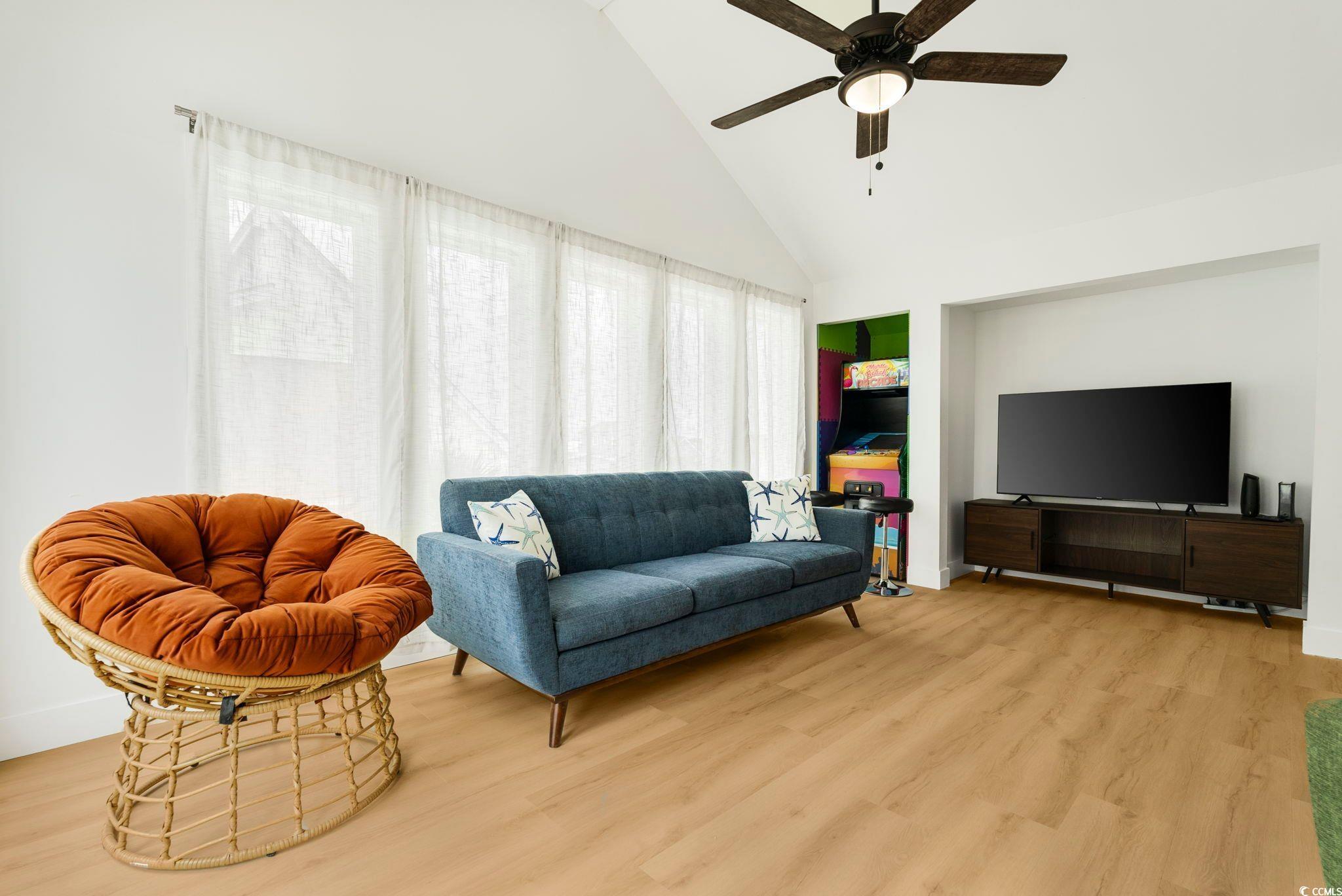 North Myrtle Beach, South Carolina, 29582, United States, 6 Bedrooms Bedrooms, ,4 BathroomsBathrooms,Residential,For Sale,1979698