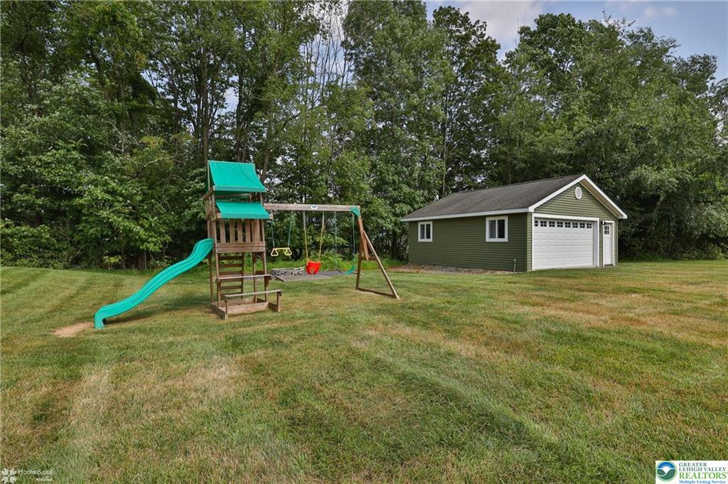 Stroudsburg, Pennsylvania, 18360-6926, United States, 7 Bedrooms Bedrooms, ,4 BathroomsBathrooms,Residential,For Sale,1904497