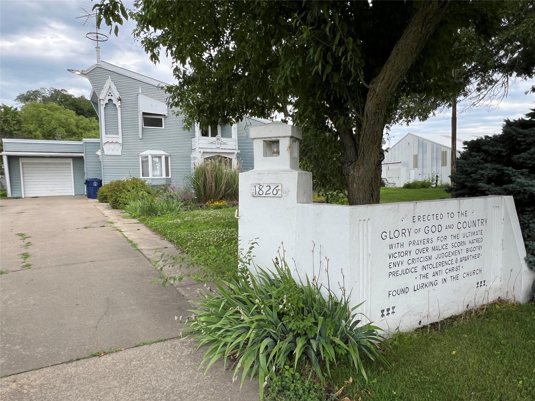 Pella, Iowa, 50219, United States, 3 Bedrooms Bedrooms, ,4 BathroomsBathrooms,Residential,For Sale,1879100