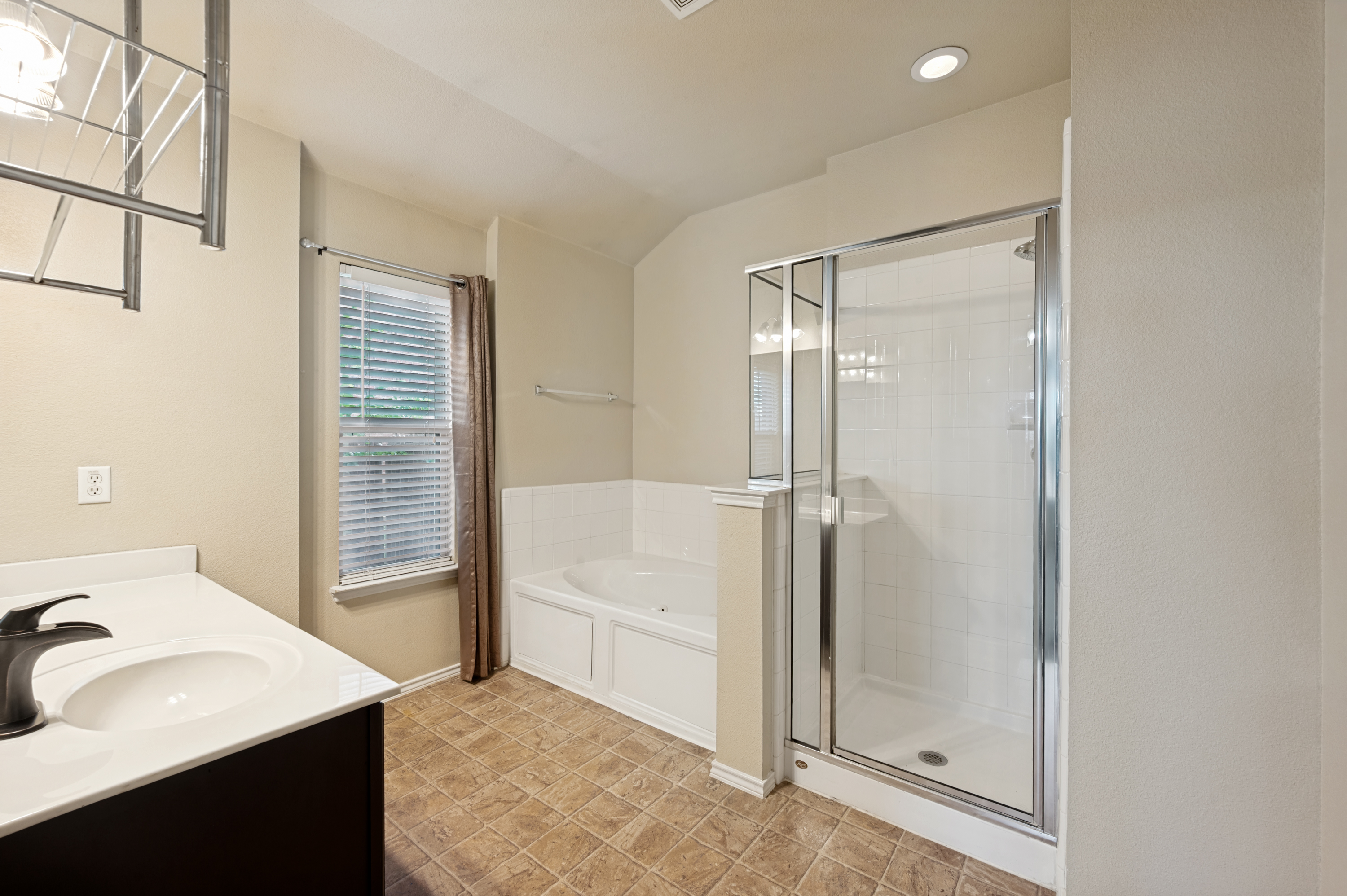  1339 4th Street, Grand Prairie, TX, 75051 - 物件實景