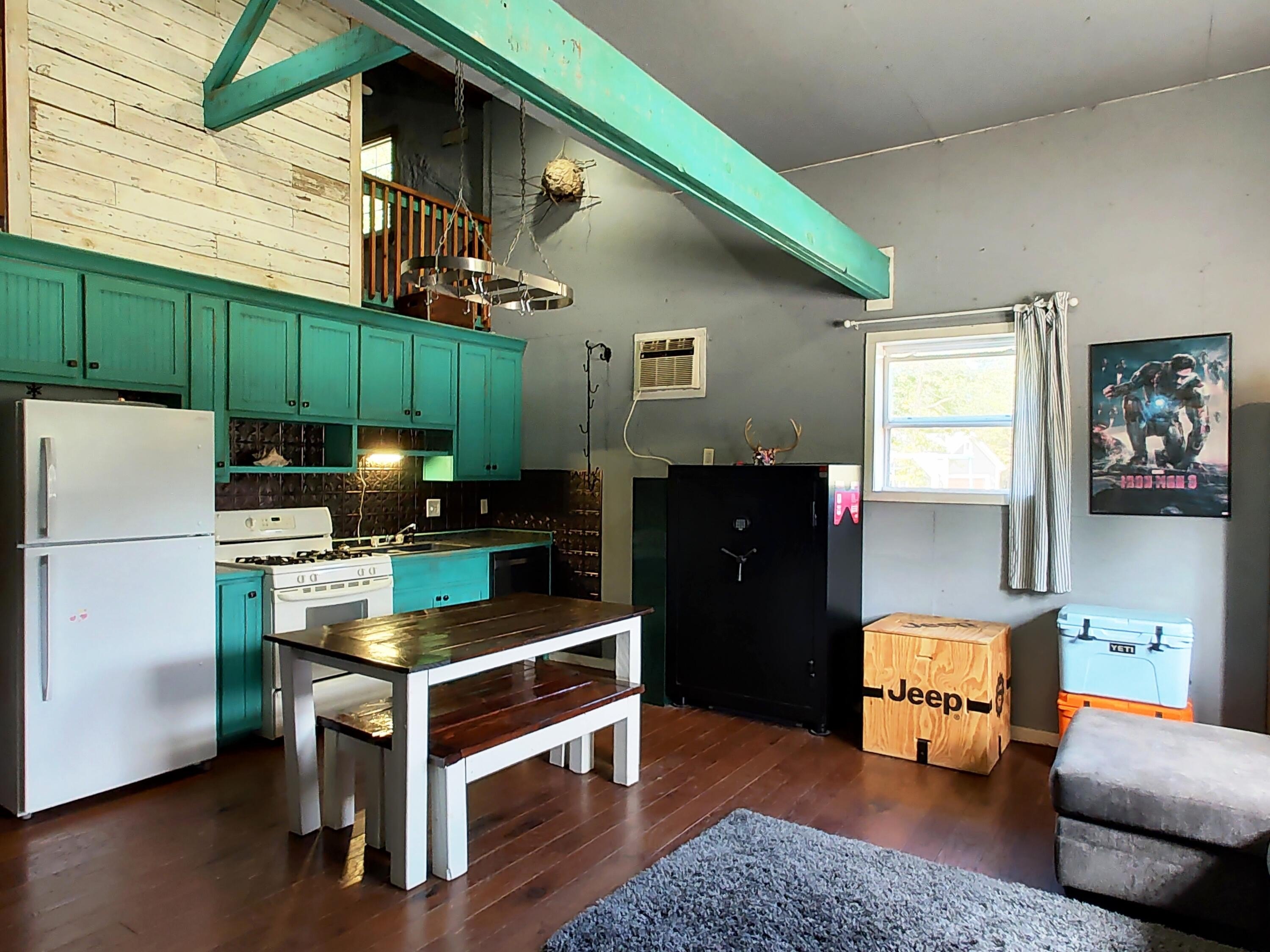 Buffalo, Missouri, 65622, United States, 3 Bedrooms Bedrooms, ,2 BathroomsBathrooms,Residential,For Sale,1974176