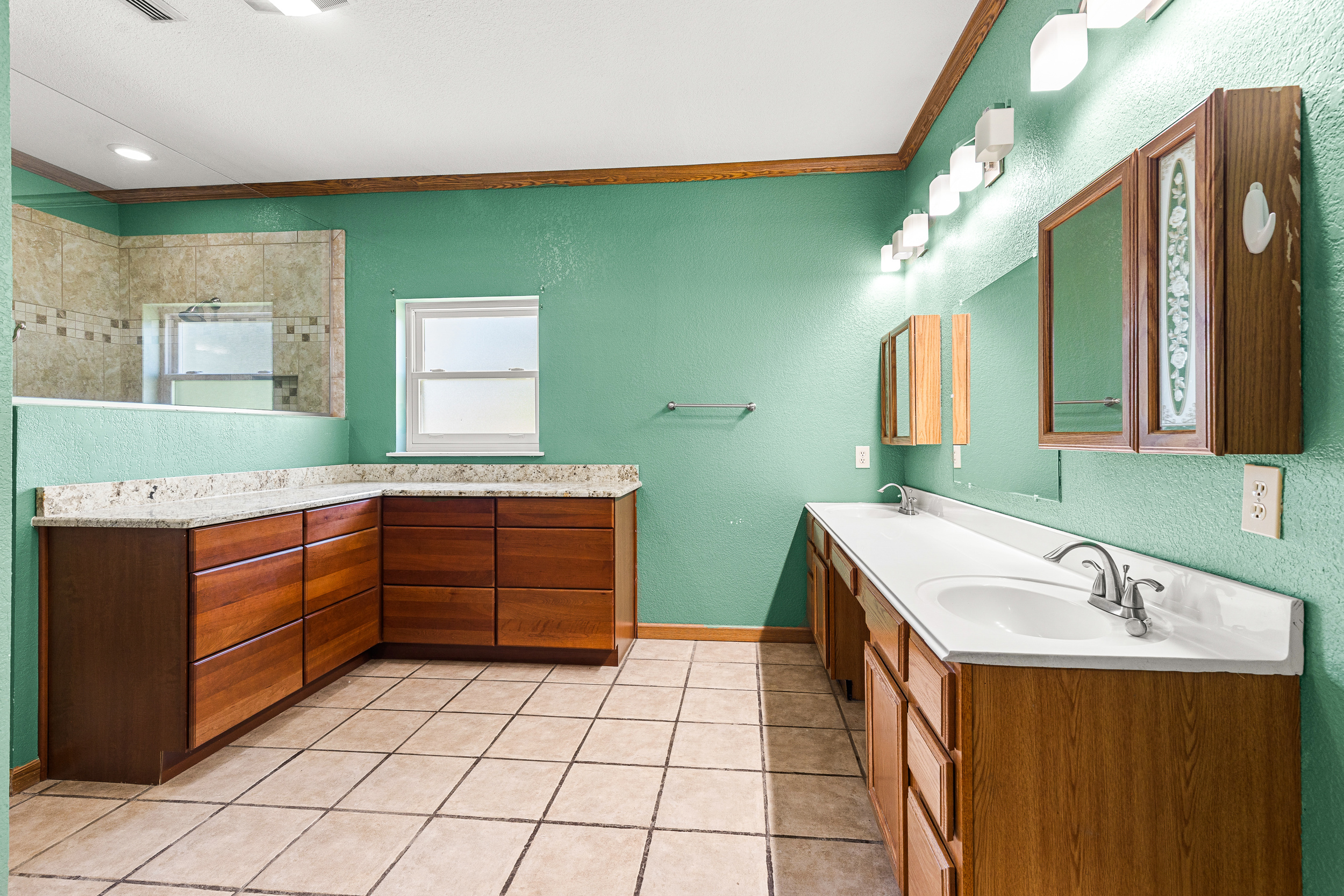 Adkins, Texas, 78101, United States, 4 Bedrooms Bedrooms, ,2 BathroomsBathrooms,Residential,For Sale,1979790