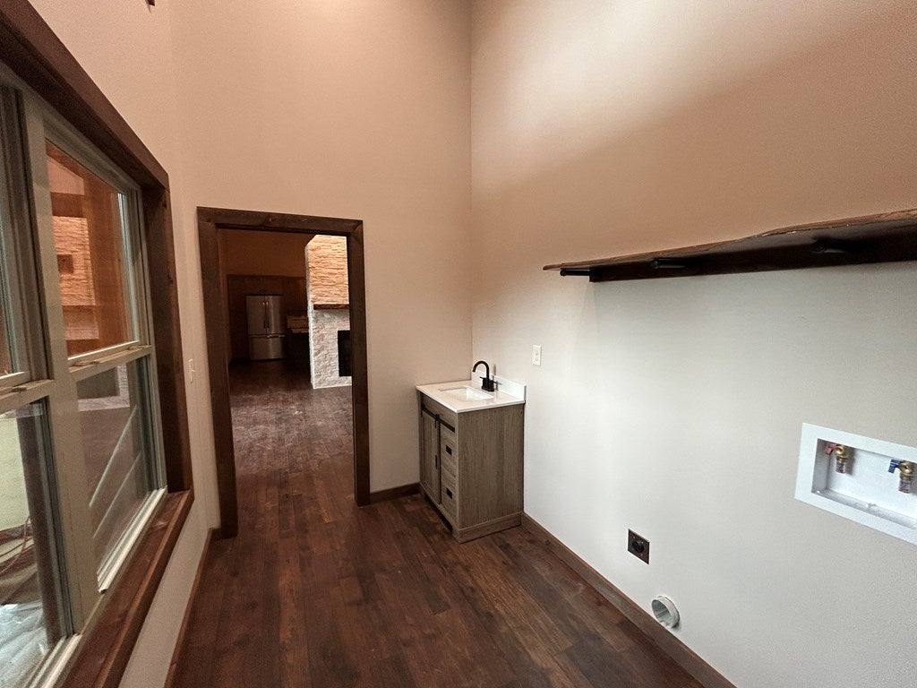 Mineral Bluff, Georgia, 30559, United States, 3 Bedrooms Bedrooms, ,3 BathroomsBathrooms,Residential,For Sale,1871294