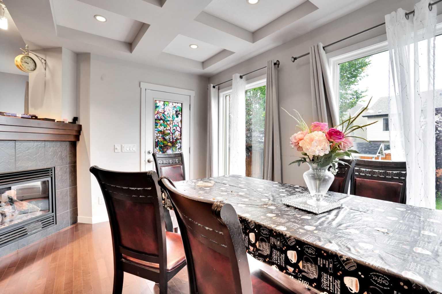 CALGARY, Alberta, T2X 0J7, CA, 3 Bedrooms Bedrooms, ,3 BathroomsBathrooms,Residential,For Sale,1906962