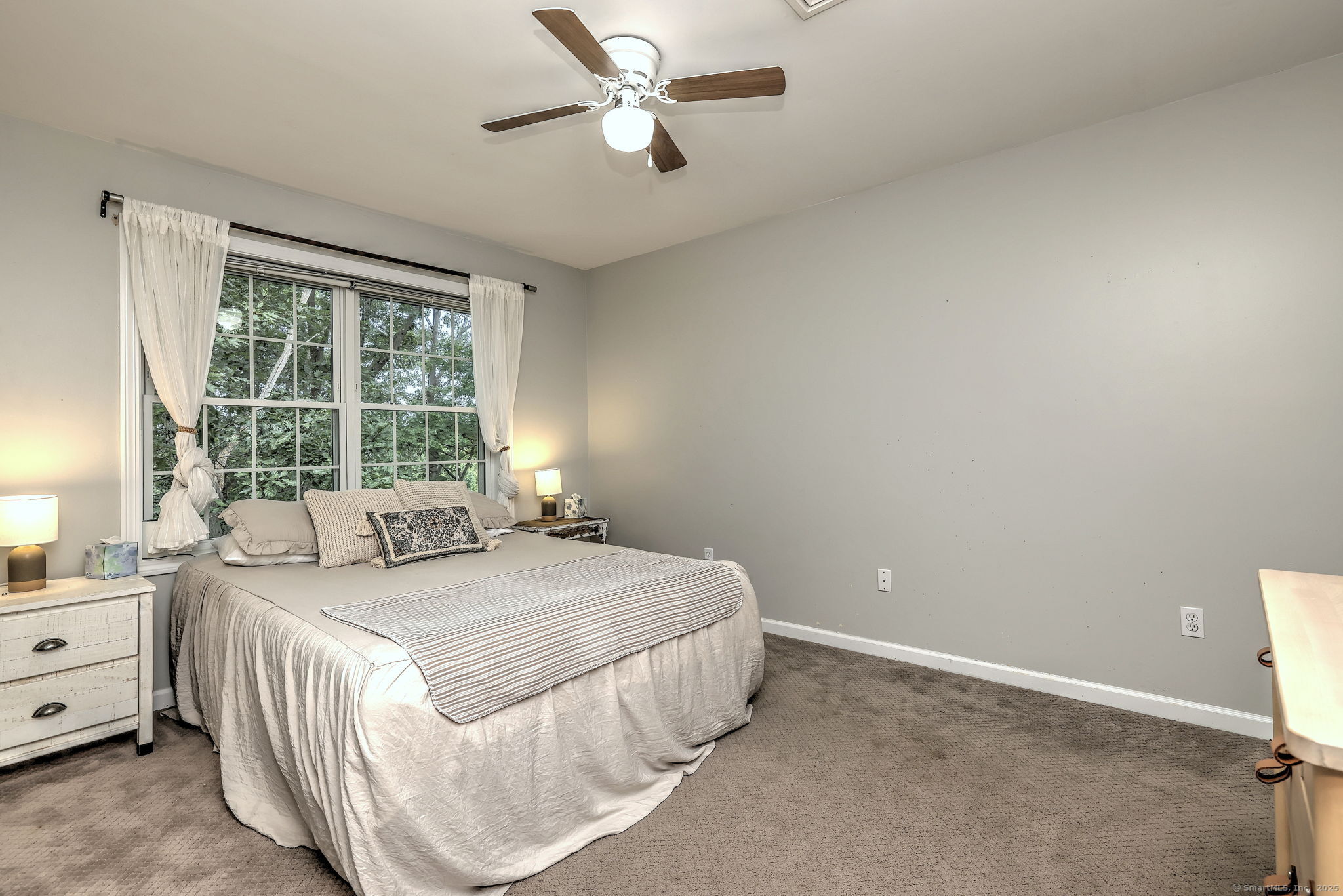 Shelton, Connecticut, 06484, United States, 4 Bedrooms Bedrooms, ,4 BathroomsBathrooms,Residential,For Sale,2001799