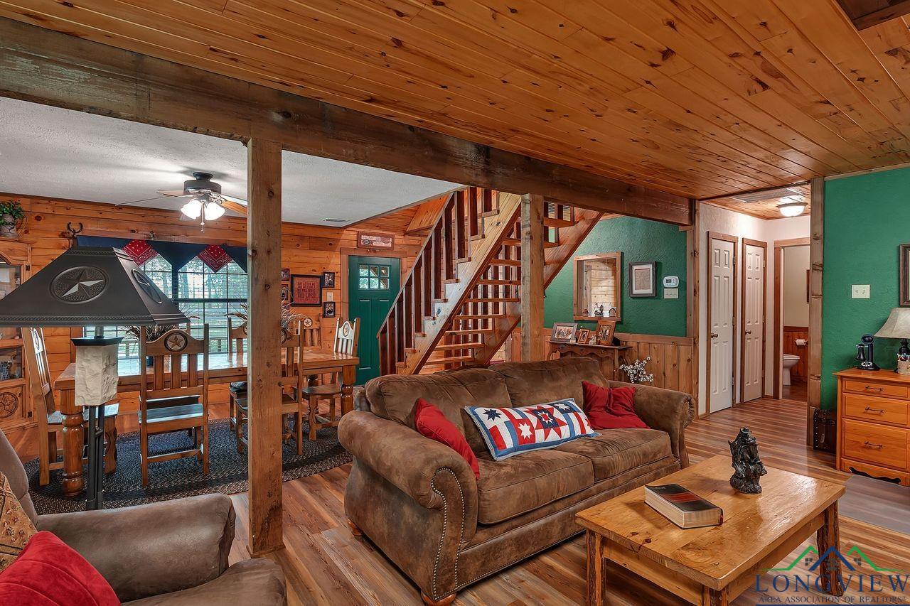 Marshall, Texas, 75672, United States, 3 Bedrooms Bedrooms, ,3 BathroomsBathrooms,Residential,For Sale,1906787