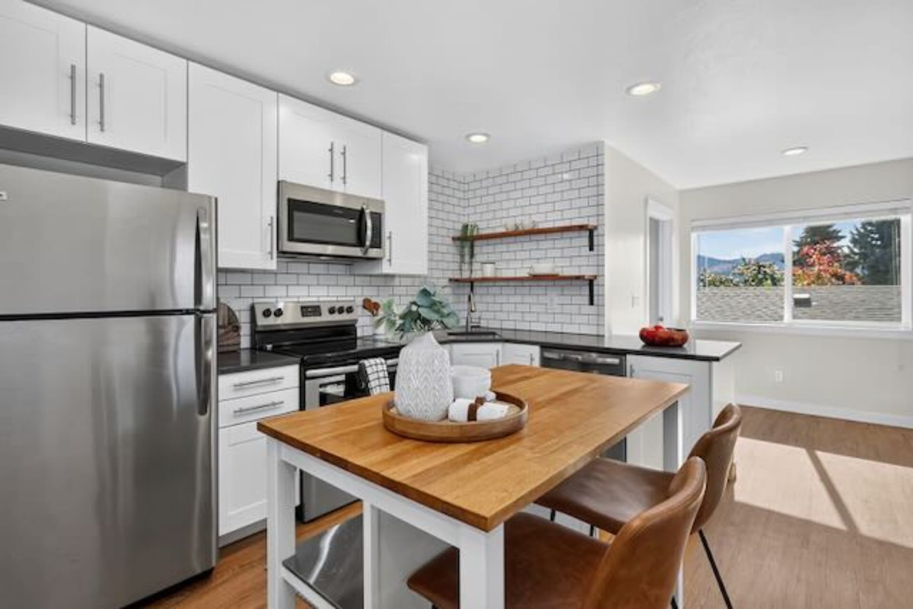  653 NE SNOHOMISH AVE White Salmon, WA 98672 - 物件實景