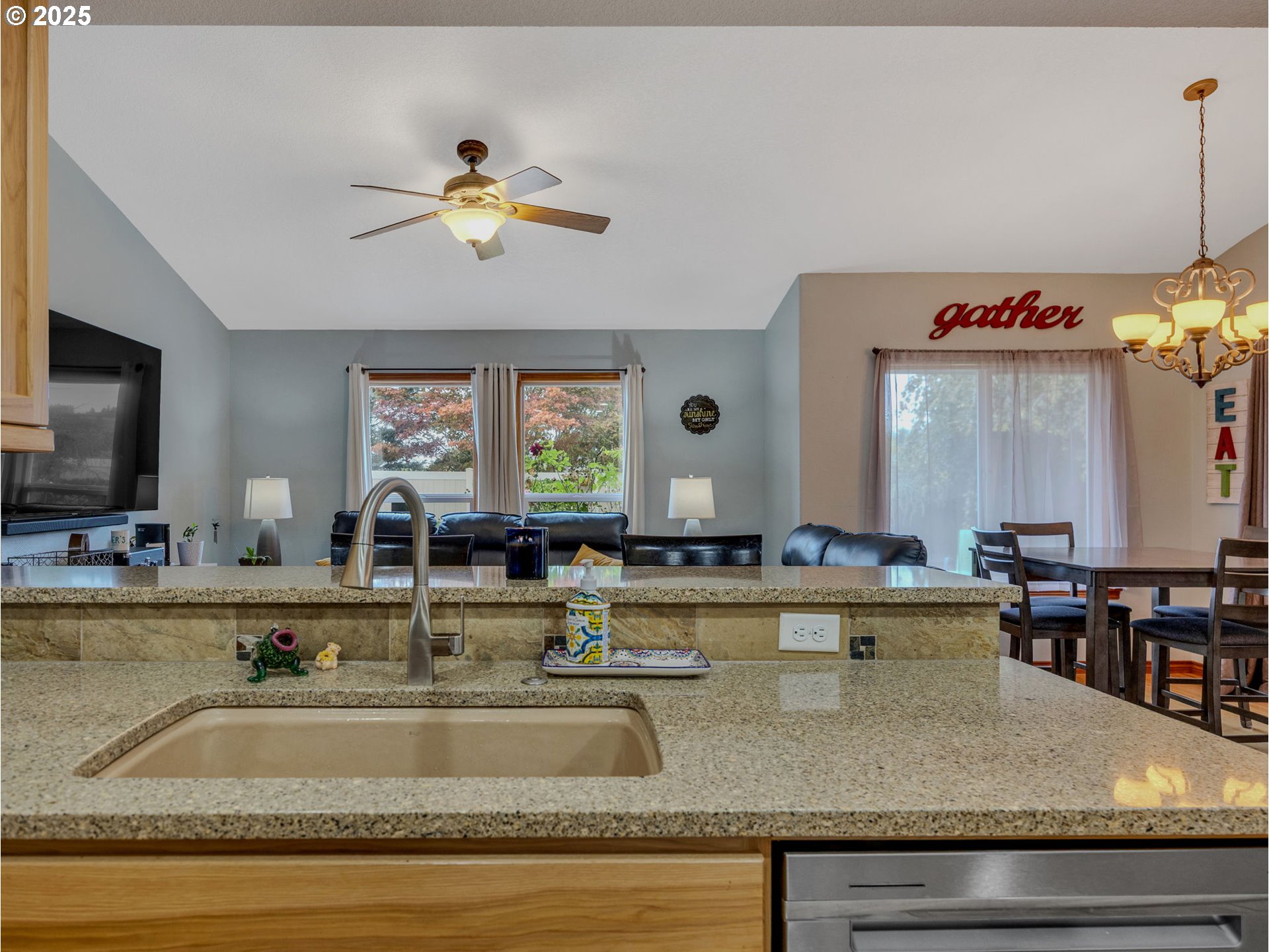 Troutdale, Oregon, 97060, United States, 3 Bedrooms Bedrooms, ,2 BathroomsBathrooms,Residential,For Sale,1996505