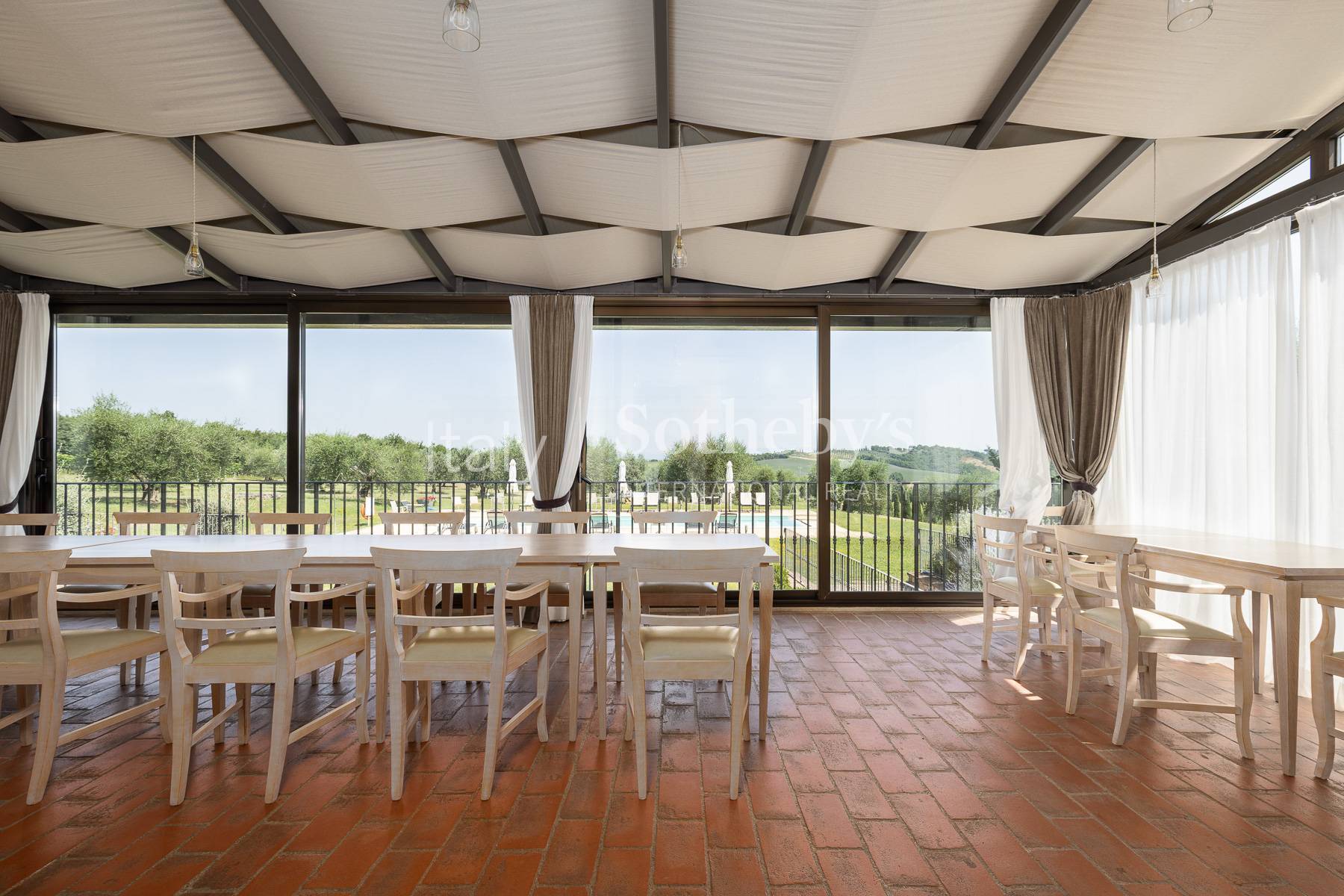  Luxury Wine Estate with Winery & Resort in Tuscany - 物件實景