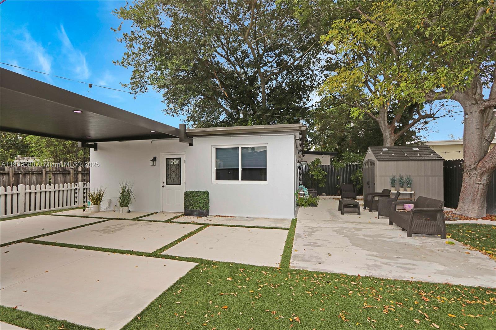 Miami, Florida, 33155, United States, 4 Bedrooms Bedrooms, ,4 BathroomsBathrooms,Residential,For Sale,1987905