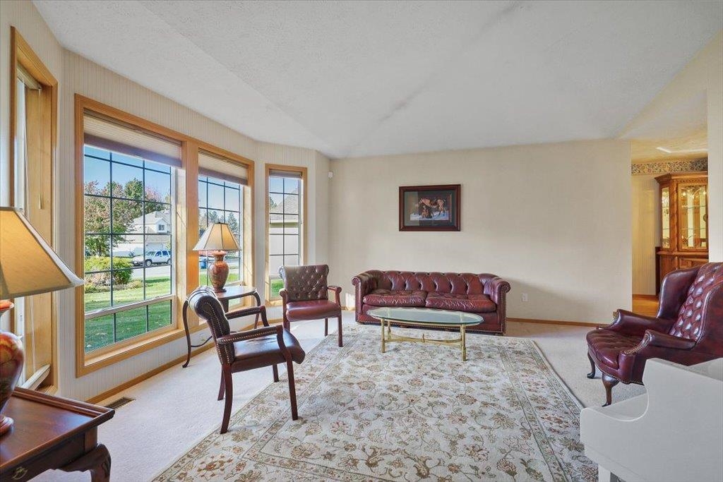 Spokane, Washington, 99223, United States, 5 Bedrooms Bedrooms, ,4 BathroomsBathrooms,Residential,For Sale,1988126