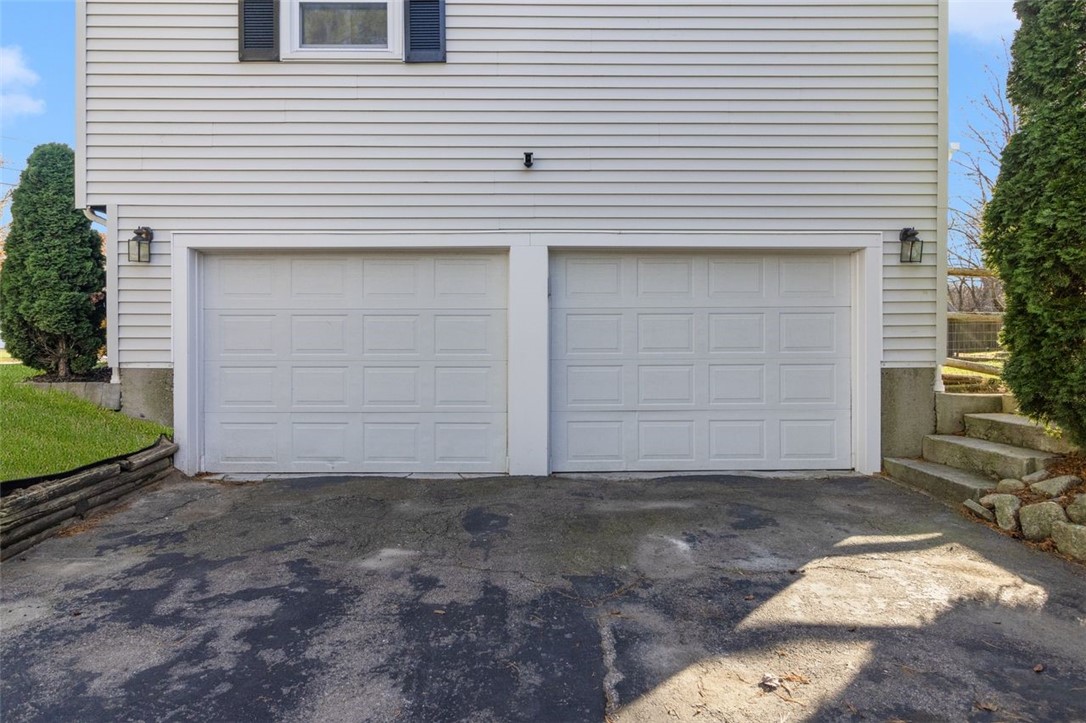 Cranston, Rhode Island, 02921, United States, 3 Bedrooms Bedrooms, ,2 BathroomsBathrooms,Residential,For Sale,1996913