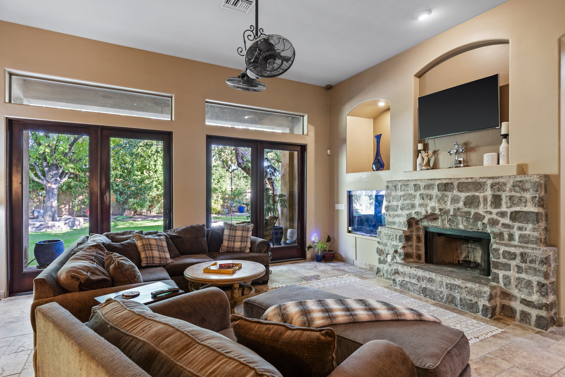 Tempe, Arizona, 85284, United States, 5 Bedrooms Bedrooms, ,3 BathroomsBathrooms,Residential,For Sale,1989924