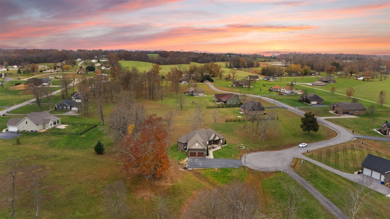 Smiths Grove, Kentucky, 42171, United States, 4 Bedrooms Bedrooms, ,3 BathroomsBathrooms,Residential,For Sale,1901805