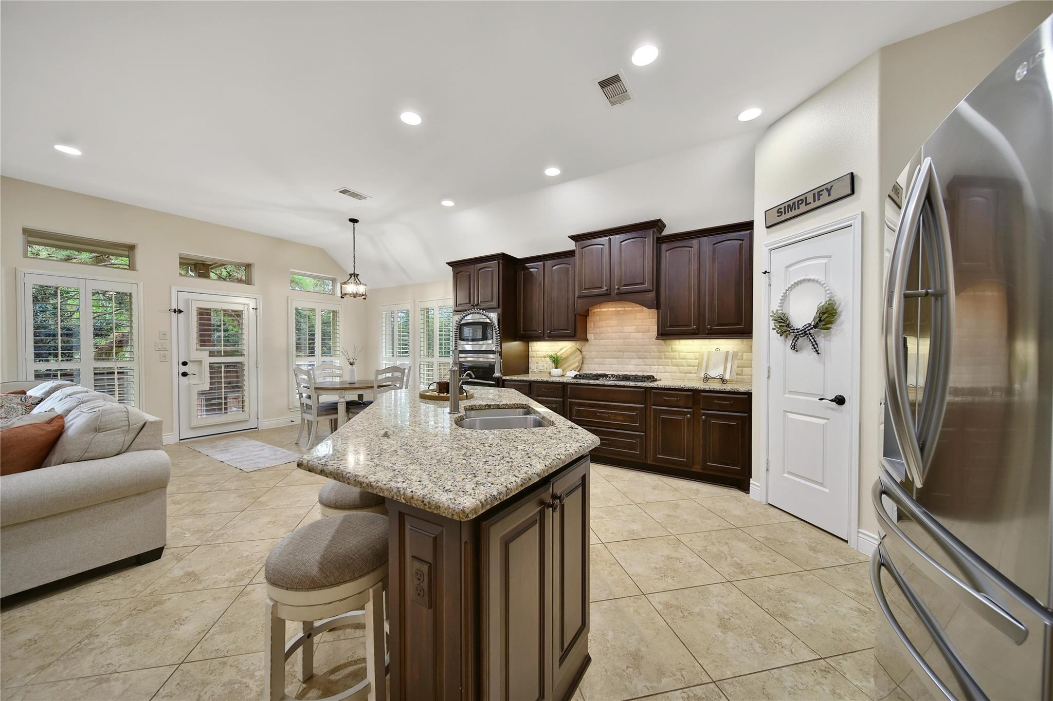 Montgomery, Texas, 77316, United States, 3 Bedrooms Bedrooms, ,3 BathroomsBathrooms,Residential,For Sale,1992455