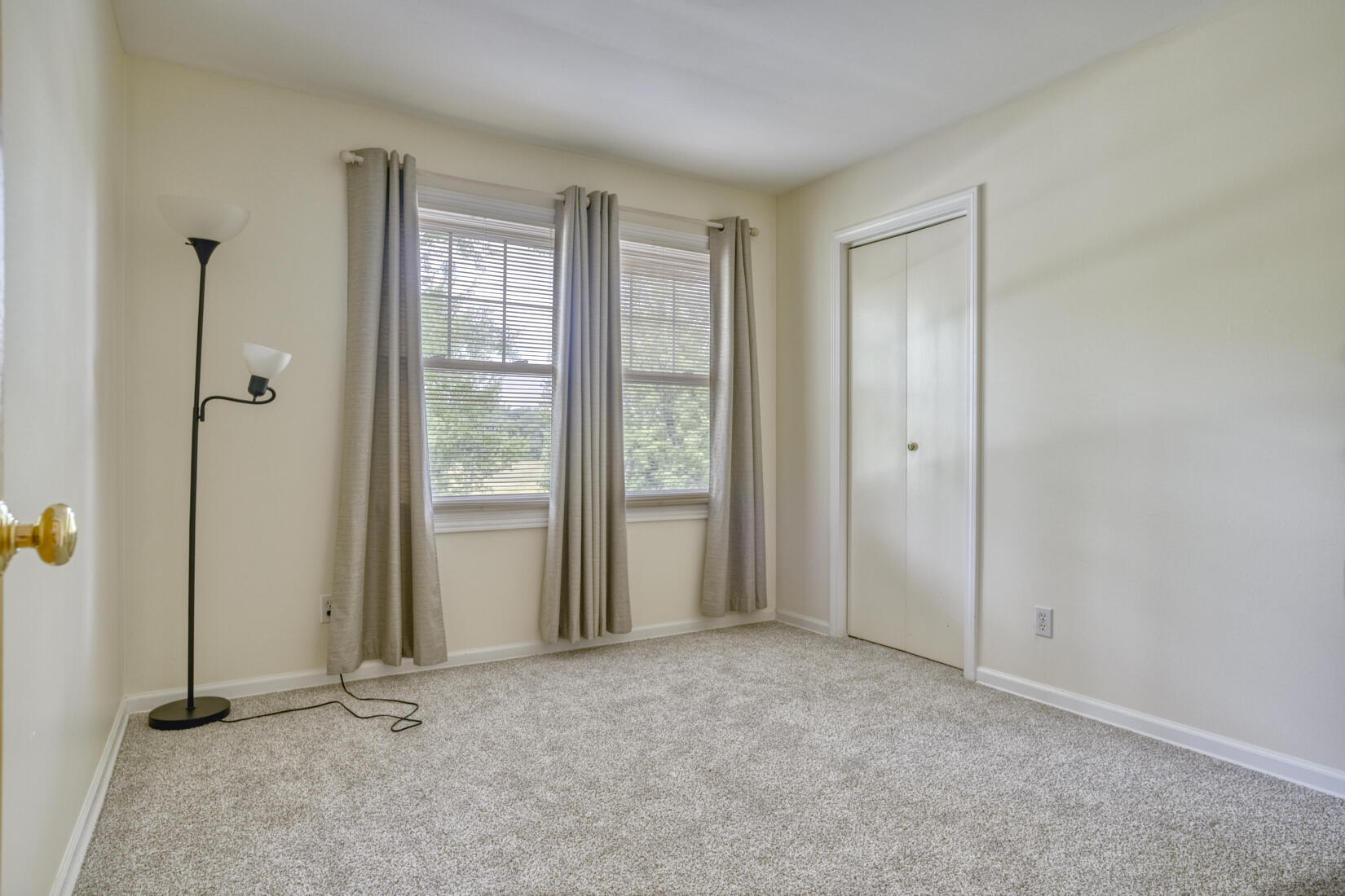 Dyer, Indiana, 46311, United States, 4 Bedrooms Bedrooms, ,3 BathroomsBathrooms,Residential,For Sale,1889773