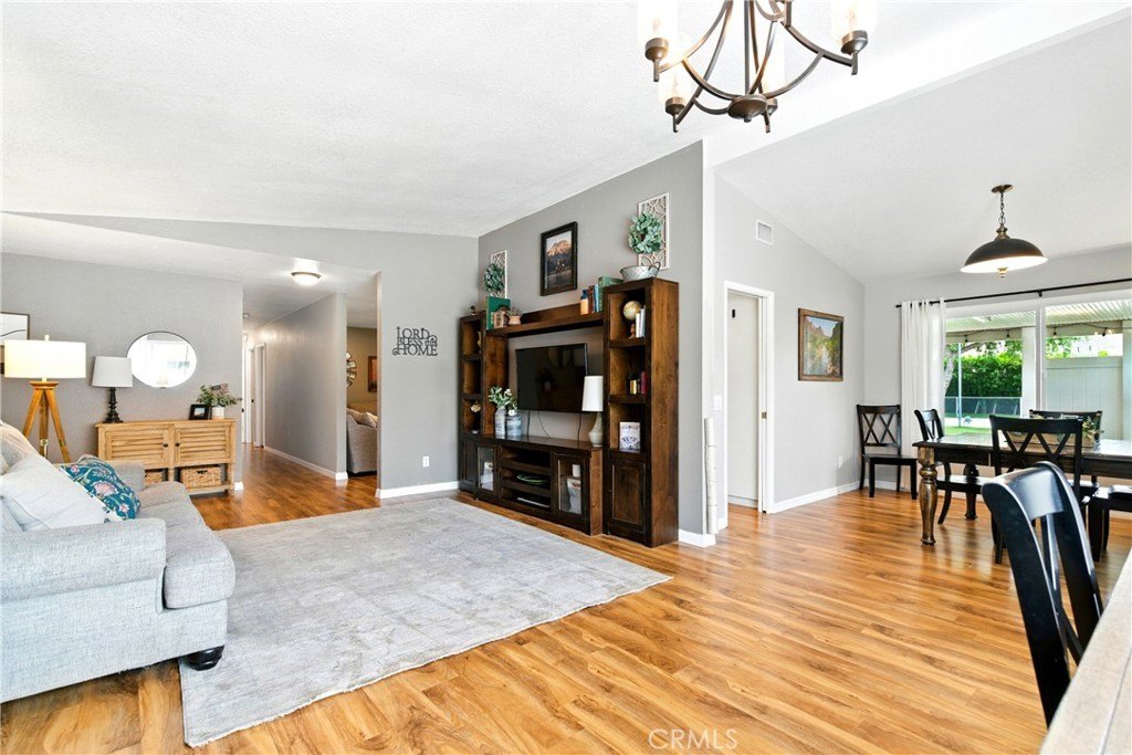 Jurupa Valley, California, 92509, United States, 4 Bedrooms Bedrooms, ,2 BathroomsBathrooms,Residential,For Sale,1873402