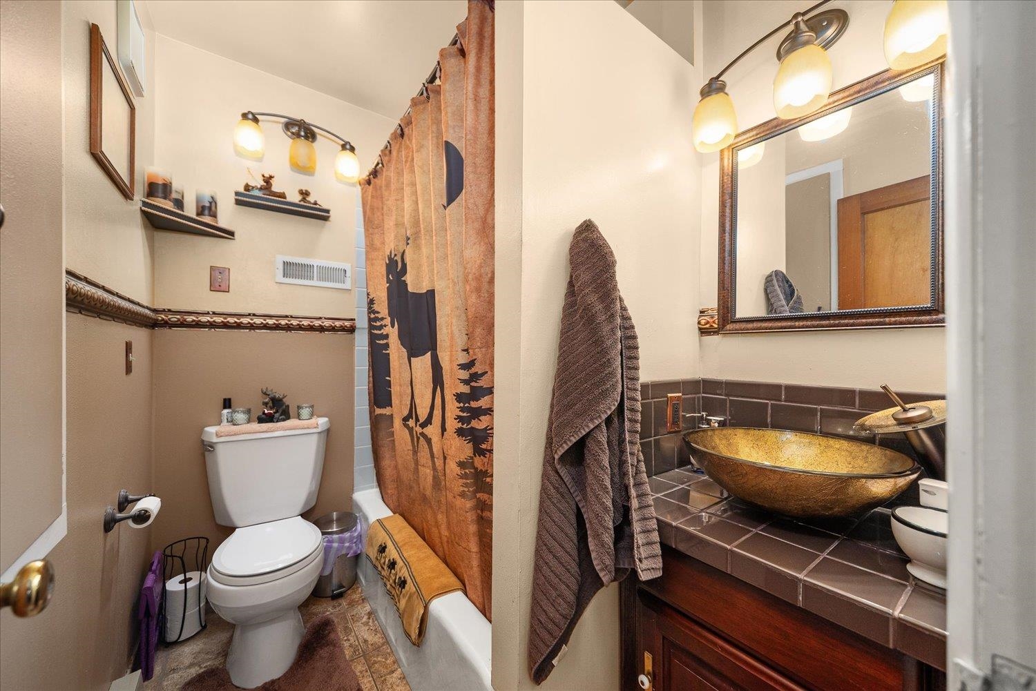 Metaline Falls, Washington, 99153, United States, 5 Bedrooms Bedrooms, ,3 BathroomsBathrooms,Residential,For Sale,1986087